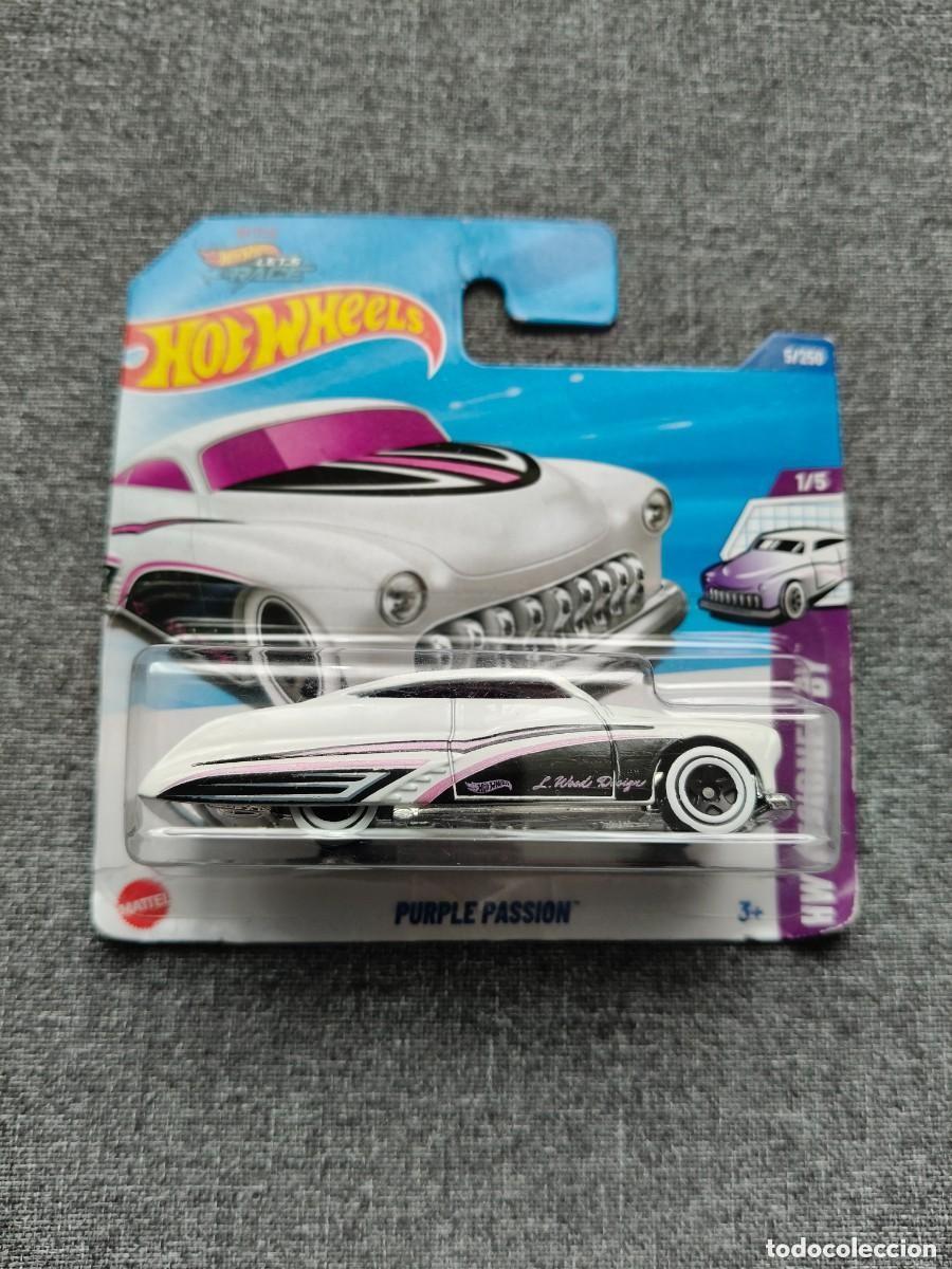 Coches a escala Hot Wheels: HOT WHEELS PURPLE PASSION NETFLIX LET&acute;S RACE HW DESIGNED BY 1/5 2025 COCHE 1:64