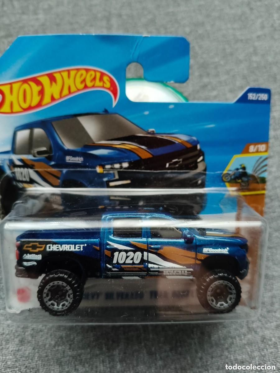 Coches a escala Hot Wheels: HOT WHEELS 2025 152/250 - &acute;19 CHEVY SILVERADO TRAIL BOSS LT - ESCALA 1/64