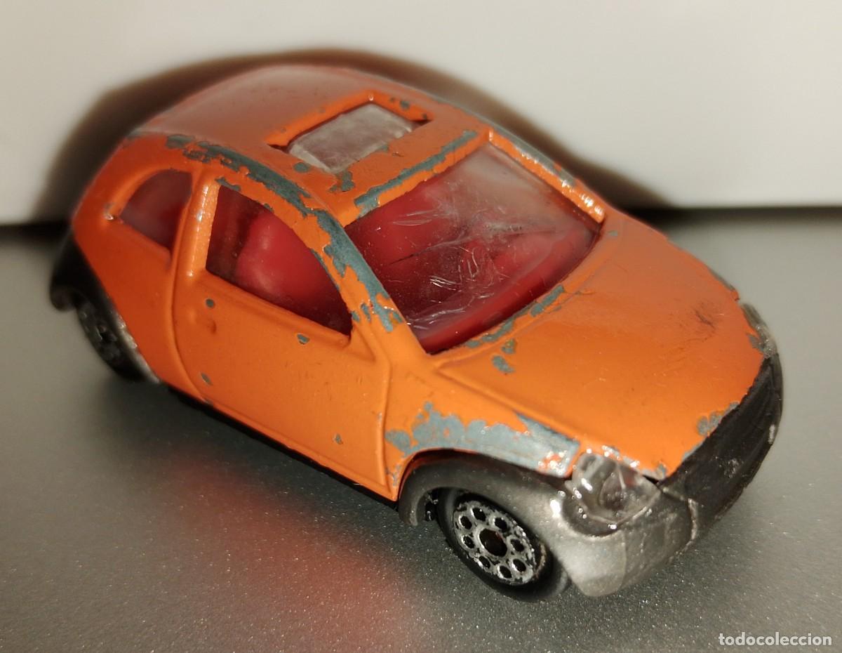 Coches a escala Hot Wheels: Majorette Ford Ka color naranja