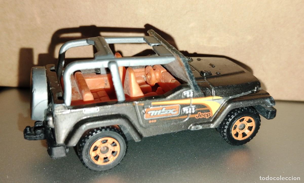 Coches a escala Hot Wheels: Matchbox Jeep Wrangler - Foto 3