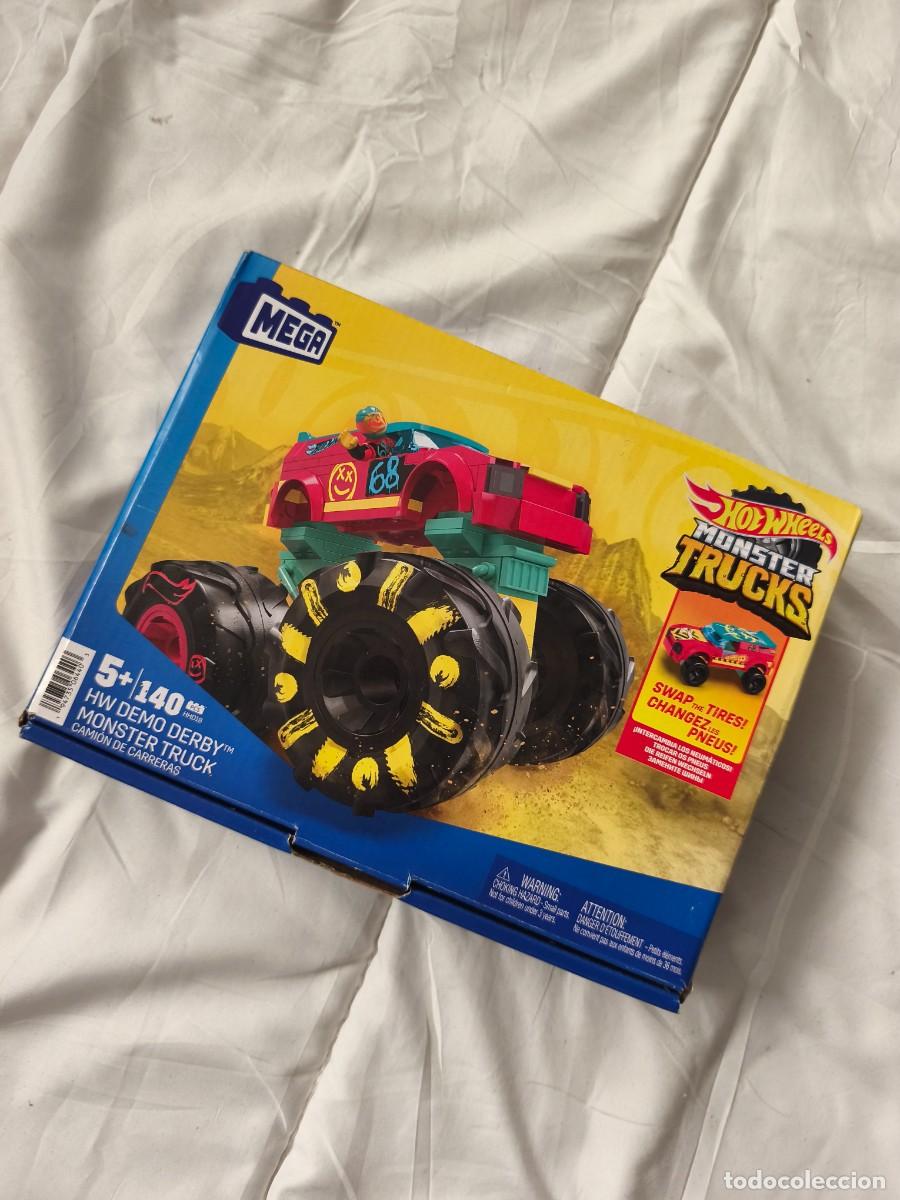 Coches a escala Hot Wheels: Hot Wheels . Monster Trucks Pista Demo Derby que incluye 140 piezas . Caja original