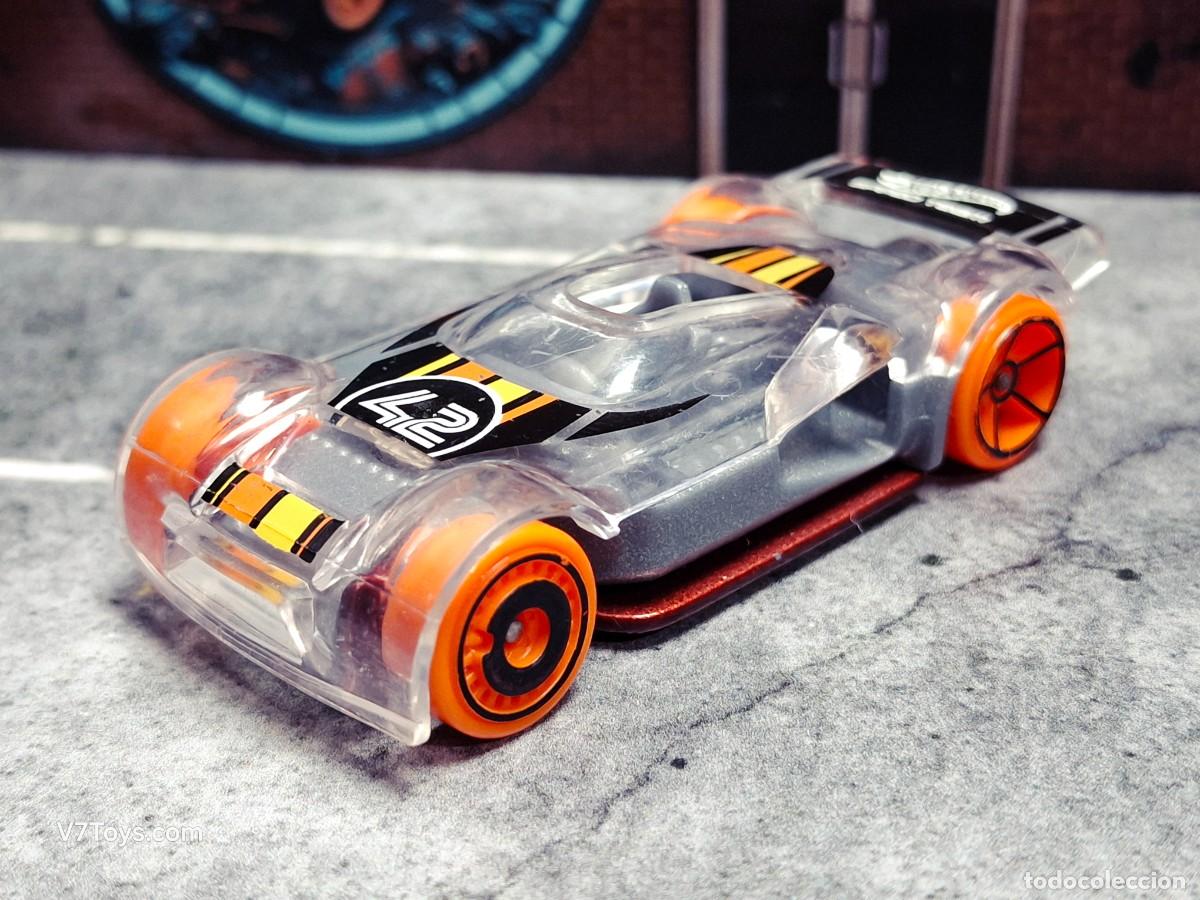 Coches a escala Hot Wheels: Mach It Go Hot Wheels 2022 HW Speed Team Mattel