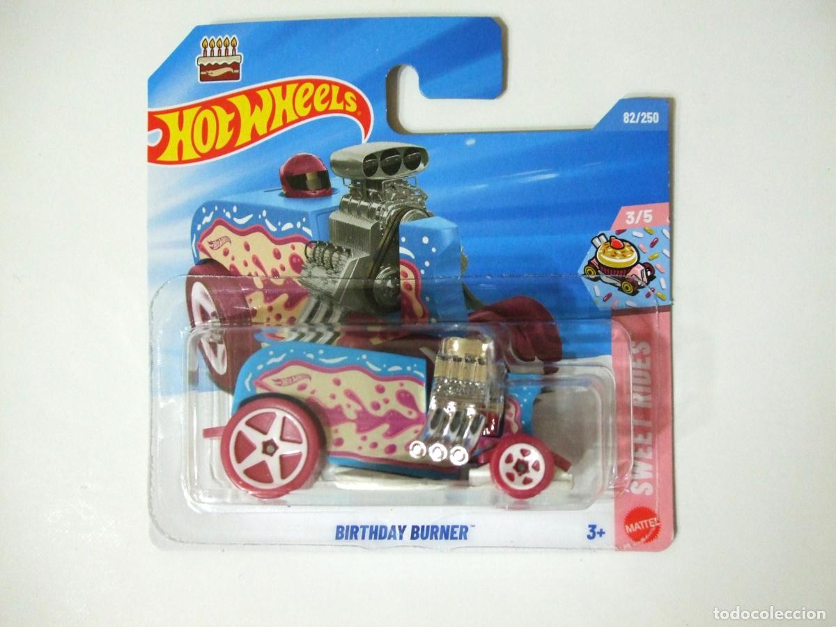 Coches a escala Hot Wheels: BIRTHDAY BURNER HOT WHEELS SWEET RIDERS 3/5 2026 1:64 CAR COCHE PASTEL TARTA CUMPLEA&Ntilde;OS CAKE FOOD