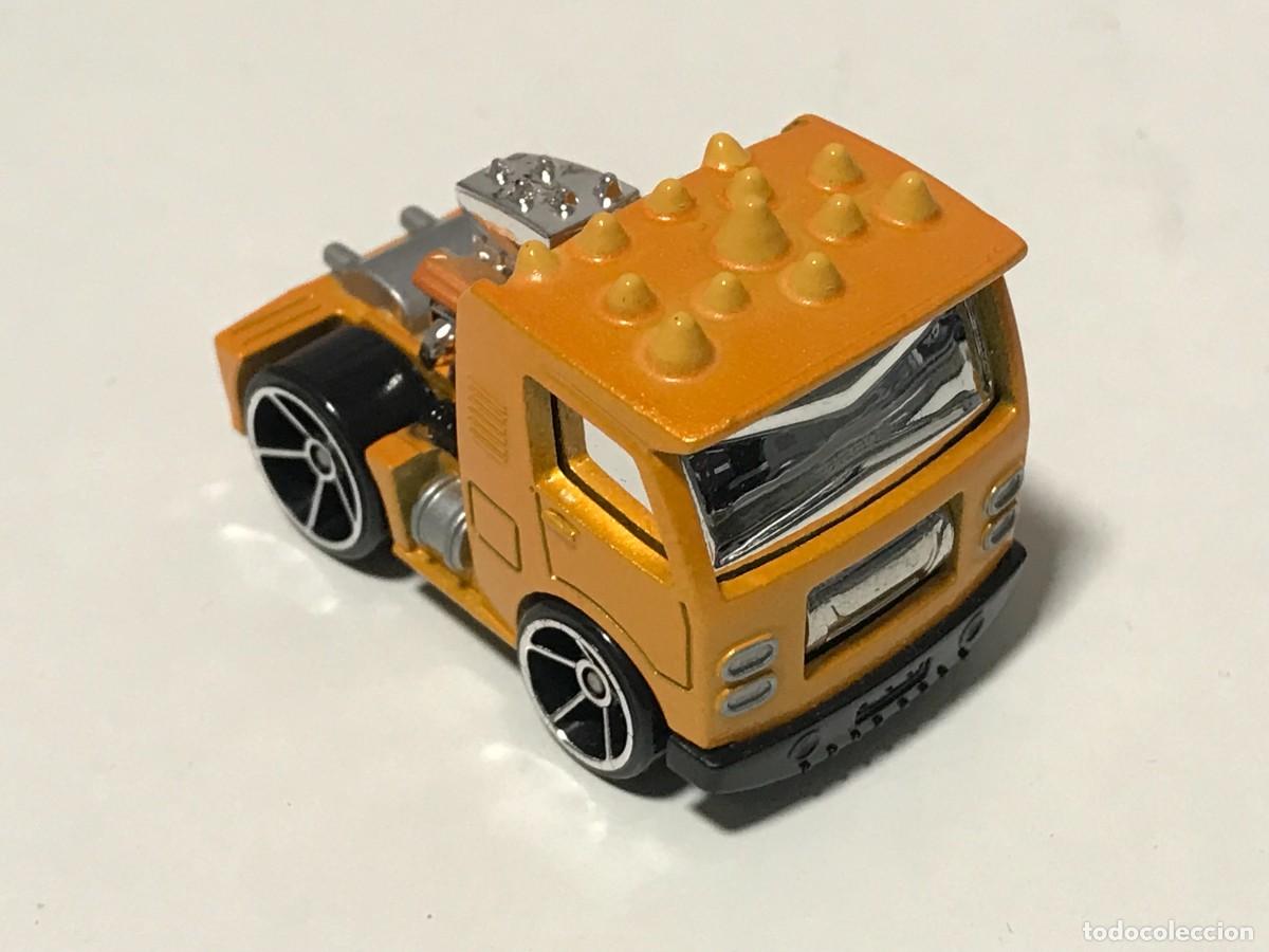 Carros em escala Hot Wheels: HOTWHEELS HWMM TOY STORY CHUNK, TIPO HOT WHEELS
