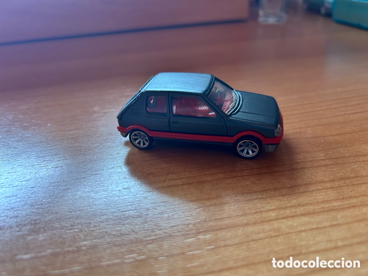 Coches a escala Hot Wheels: Coche miniatura majorette