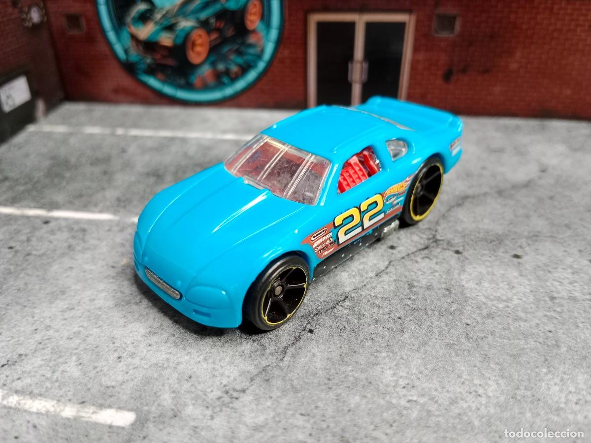 Coches a escala Hot Wheels: Stockar Hot Wheels 2011 World Racers Mattel