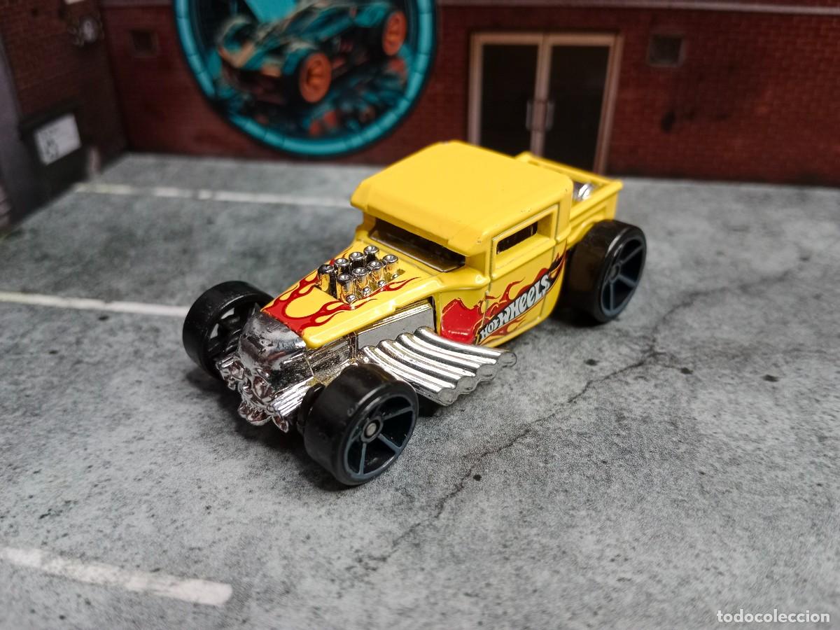 Coches a escala Hot Wheels: Bone Shaker Hot Wheels 2017 HW Daredevils Mattel