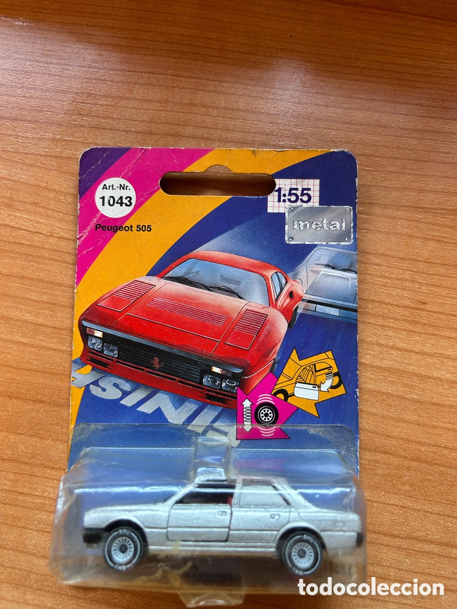 Coches a escala Hot Wheels: Coche miniatura Siku