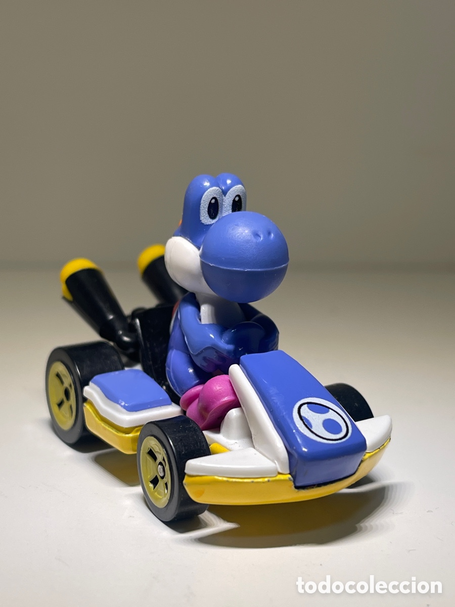 Coches a escala Hot Wheels: Hot Wheels Mario Kart de Purple Yoshi (Yoshi Morado) con el c&oacute;digo de surtido GBG26 2018