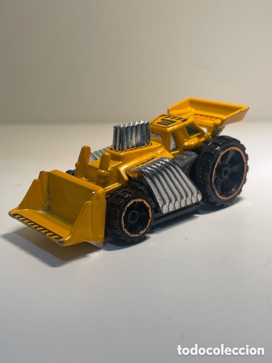 Coches a escala Hot Wheels: Hot Wheels Speed Dozer BJF58 mattel 2013 made in Indonesia , yellow color