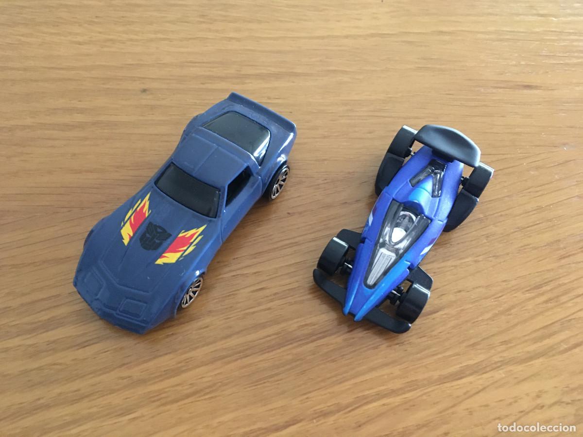 Coches a escala Hot Wheels: Set 2 coches Hot Wheels que cambian de color.