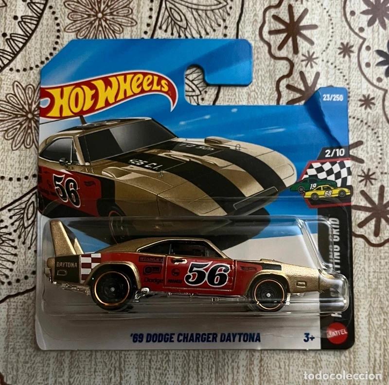 Coches a escala Hot Wheels: 69 Dodge Charger Daytona Hot Wheels