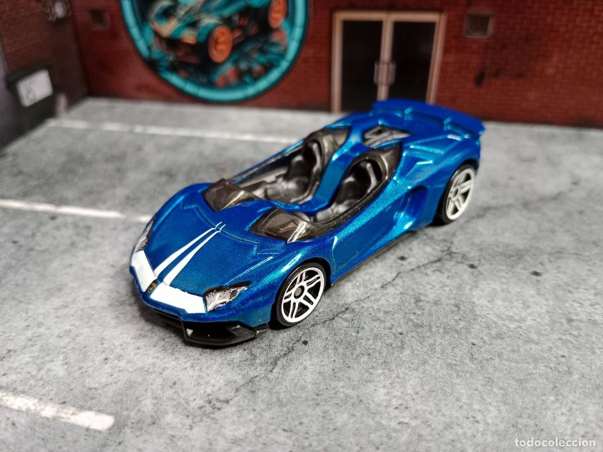 Coches a escala Hot Wheels: Lamborghini Aventador J Hot Wheels 2015 HW Exotics Mattel