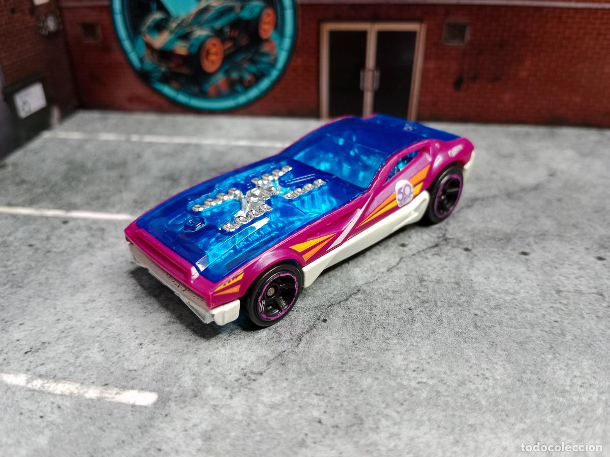 Coches a escala Hot Wheels: Bye Focal II Hot Wheels 2018 HW 50th Track Stars Mattel