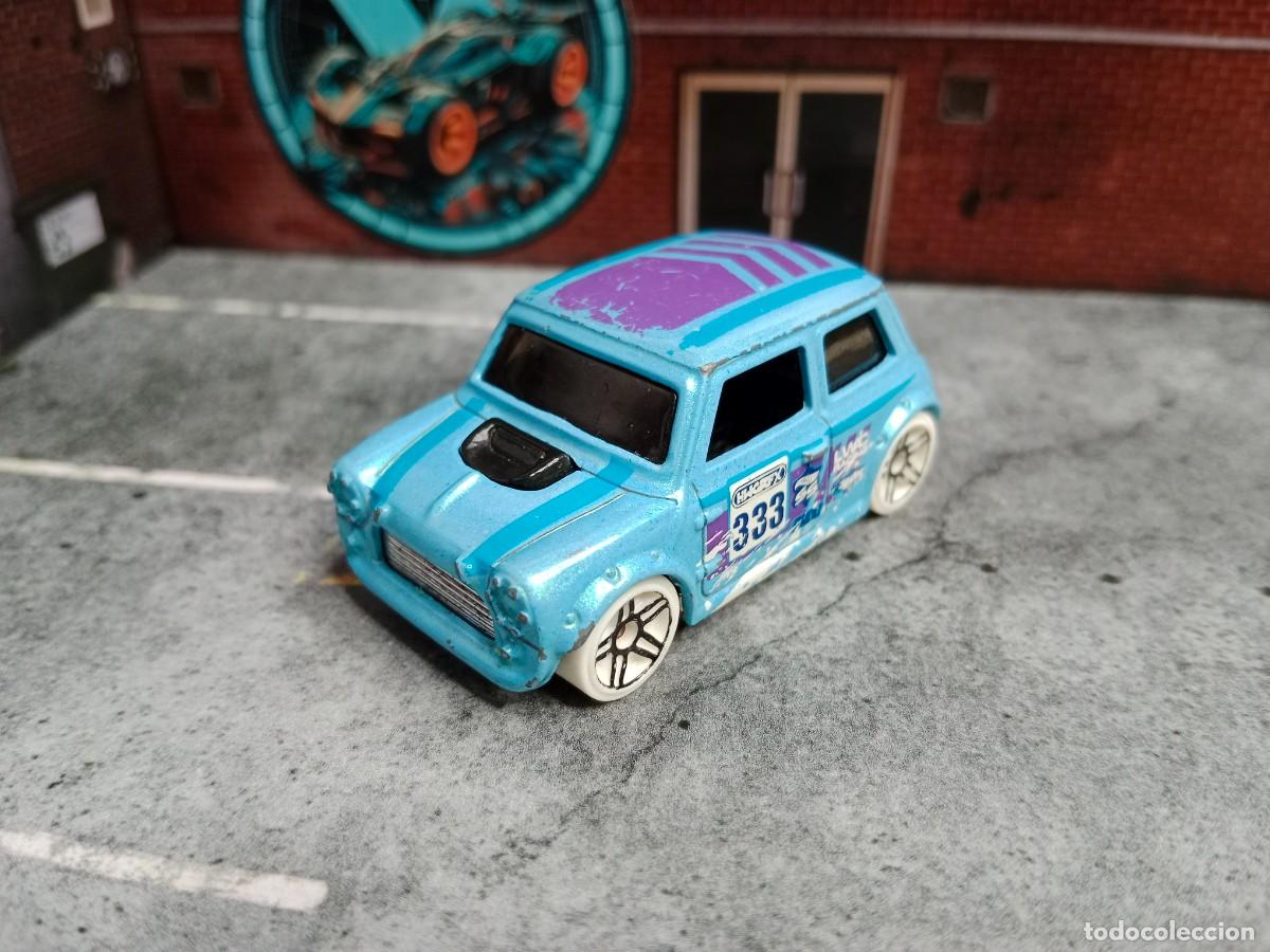 Coches a escala Hot Wheels: Morris Mini Cooper Hot Wheels 2017 HW Snow Stormers Mattel