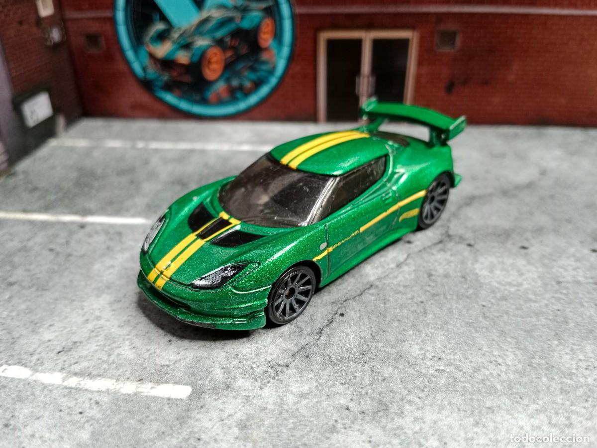 Auto in scala Hot Wheels: Lotus Evora GT4 Hot Wheels 2013 New Model HW City: Street Power Mattel