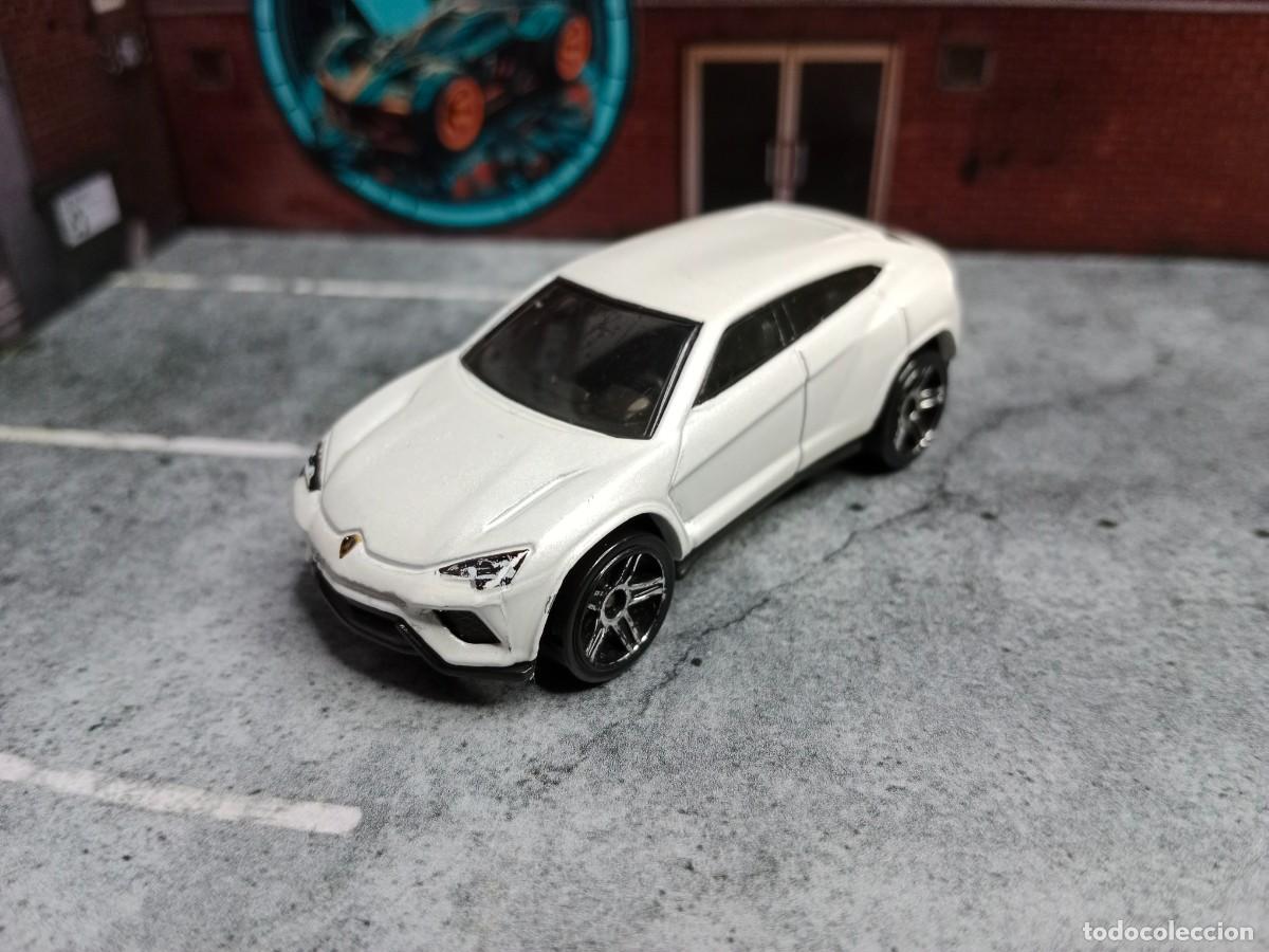 Coches a escala Hot Wheels: Lamborghini Urus Hot Wheels 2015 New Model HW City: Street Power Mattel