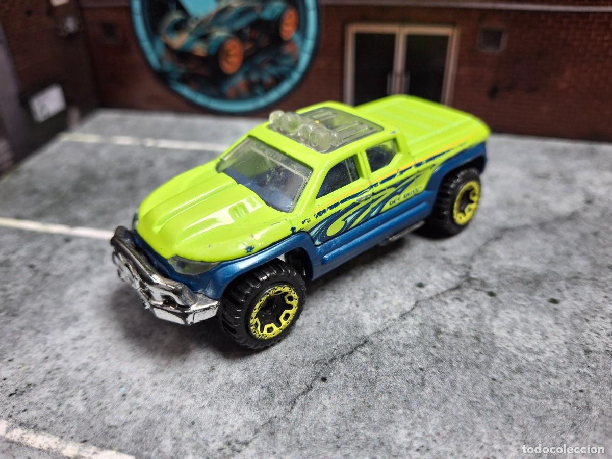 Coches a escala Hot Wheels: Off-Duty Hot Wheels 2016 HW Hot Trucks Mattel