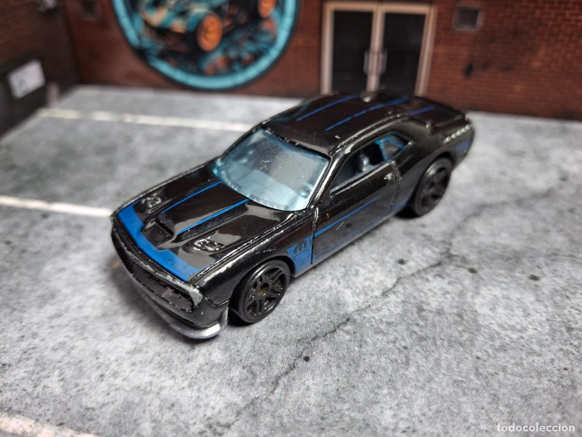 Model cars Hot Wheels: Dodge Challenger SRT '15 Hot Wheels 2018 Muscle Mania Mattel