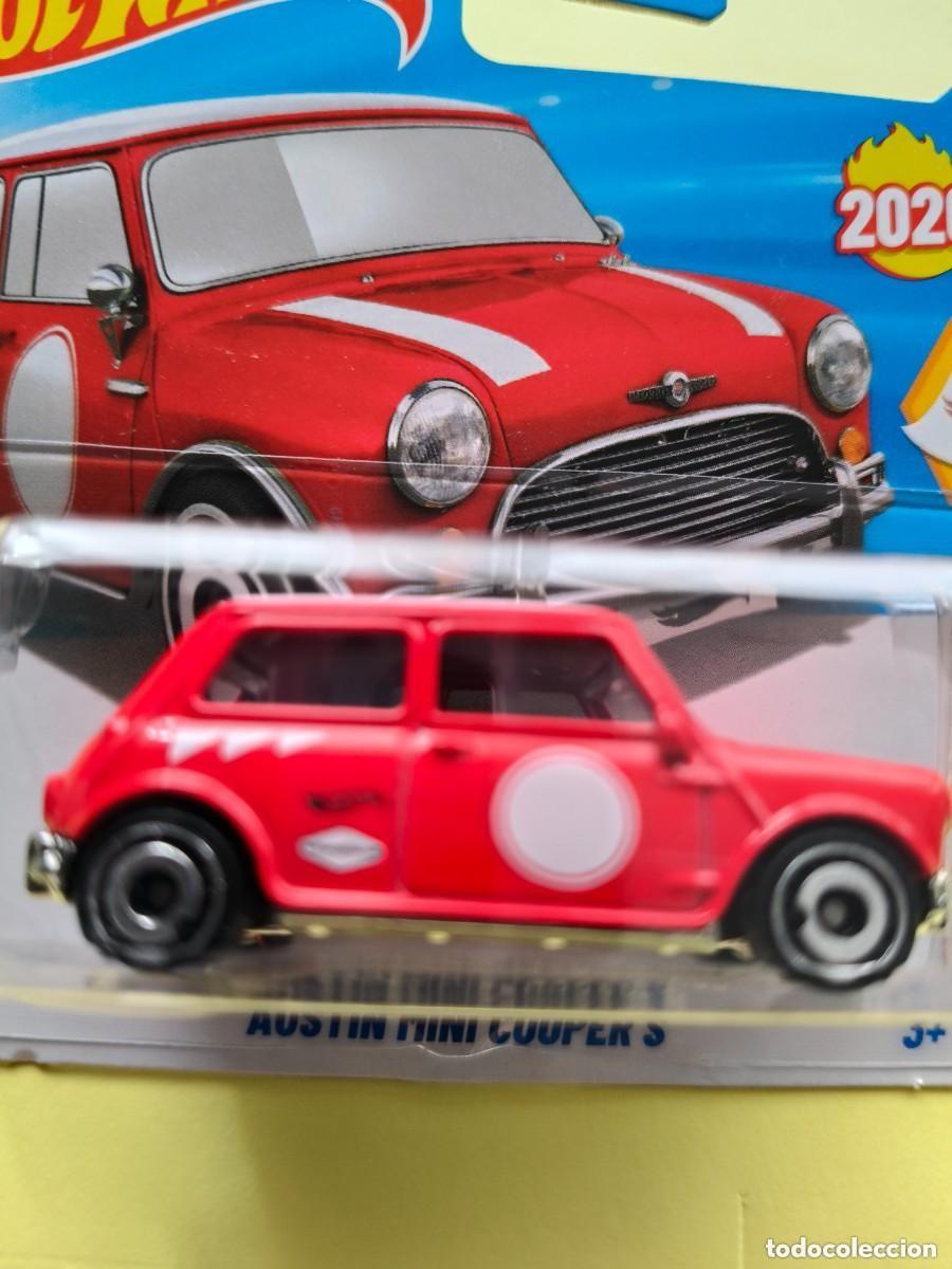 Carros em escala Hot Wheels: Hot Wheels - 175/250 - 2016 HW City Works 10/10 - '67 Austin Mini Van (2)