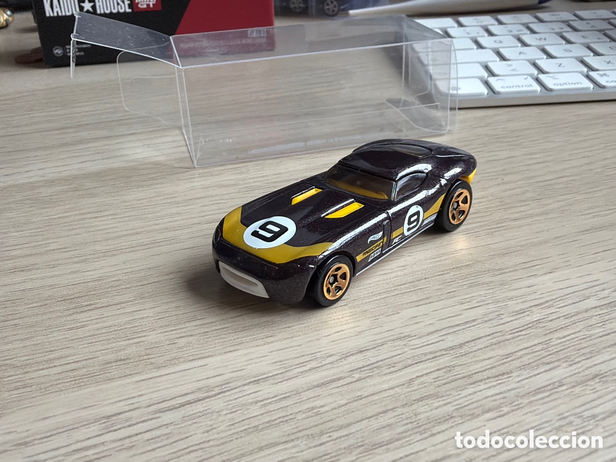 Coches a escala Hot Wheels: Hot Wheels Fast Felion