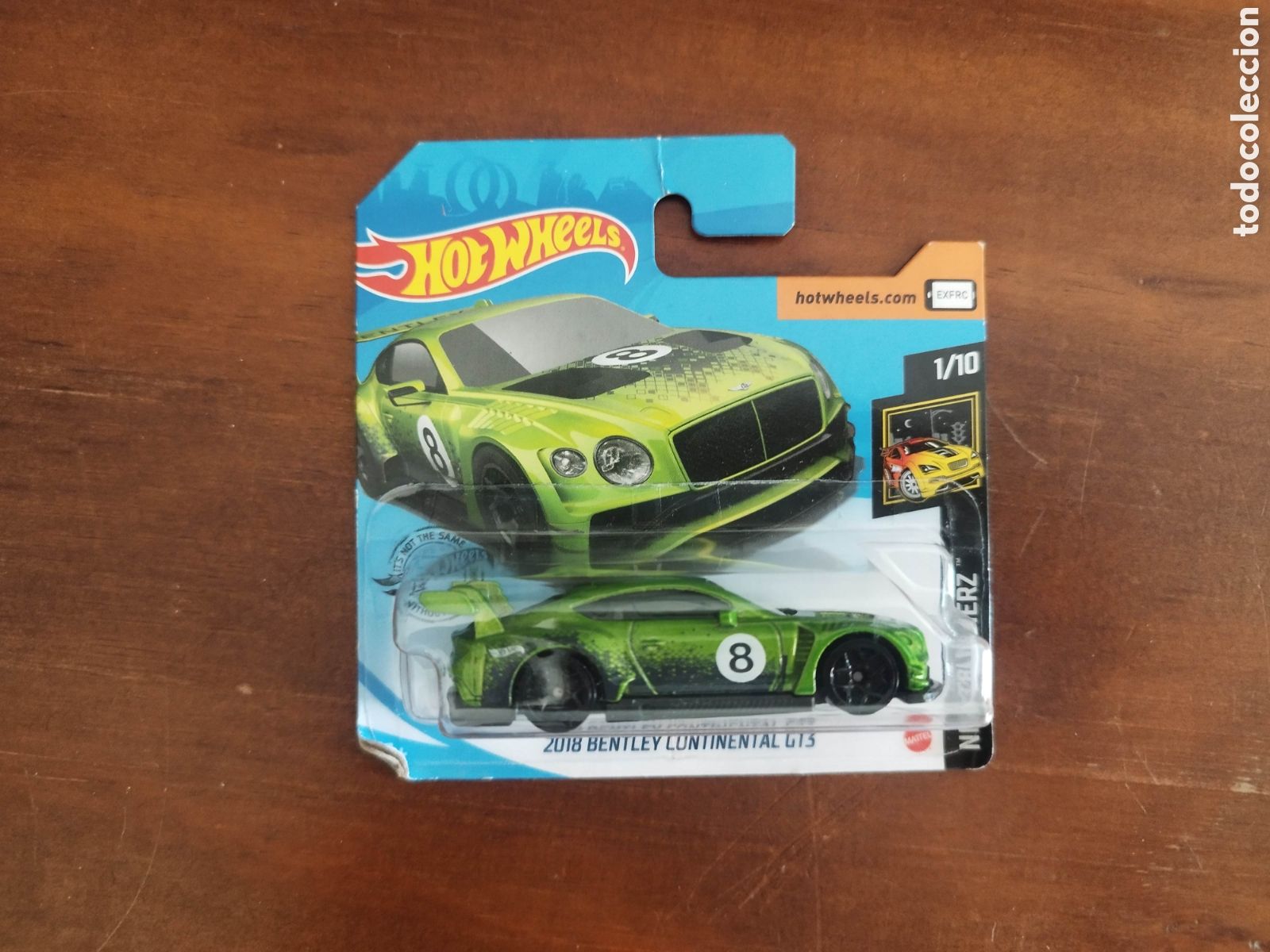 Coches a escala Hot Wheels: Hot Wheels 2018 Bentley Continental GT3 verde de la serie Nightburnerz, modelo 1/10.