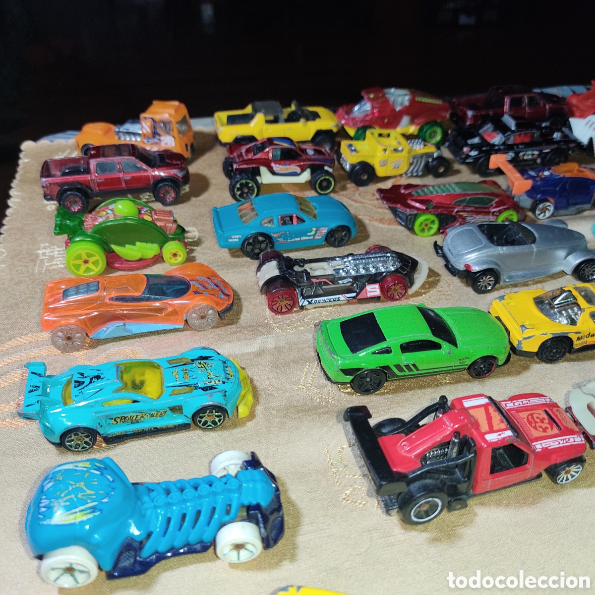 Coches a escala Hot Wheels: Lotazo de coches Hot Wheels. - Foto 2