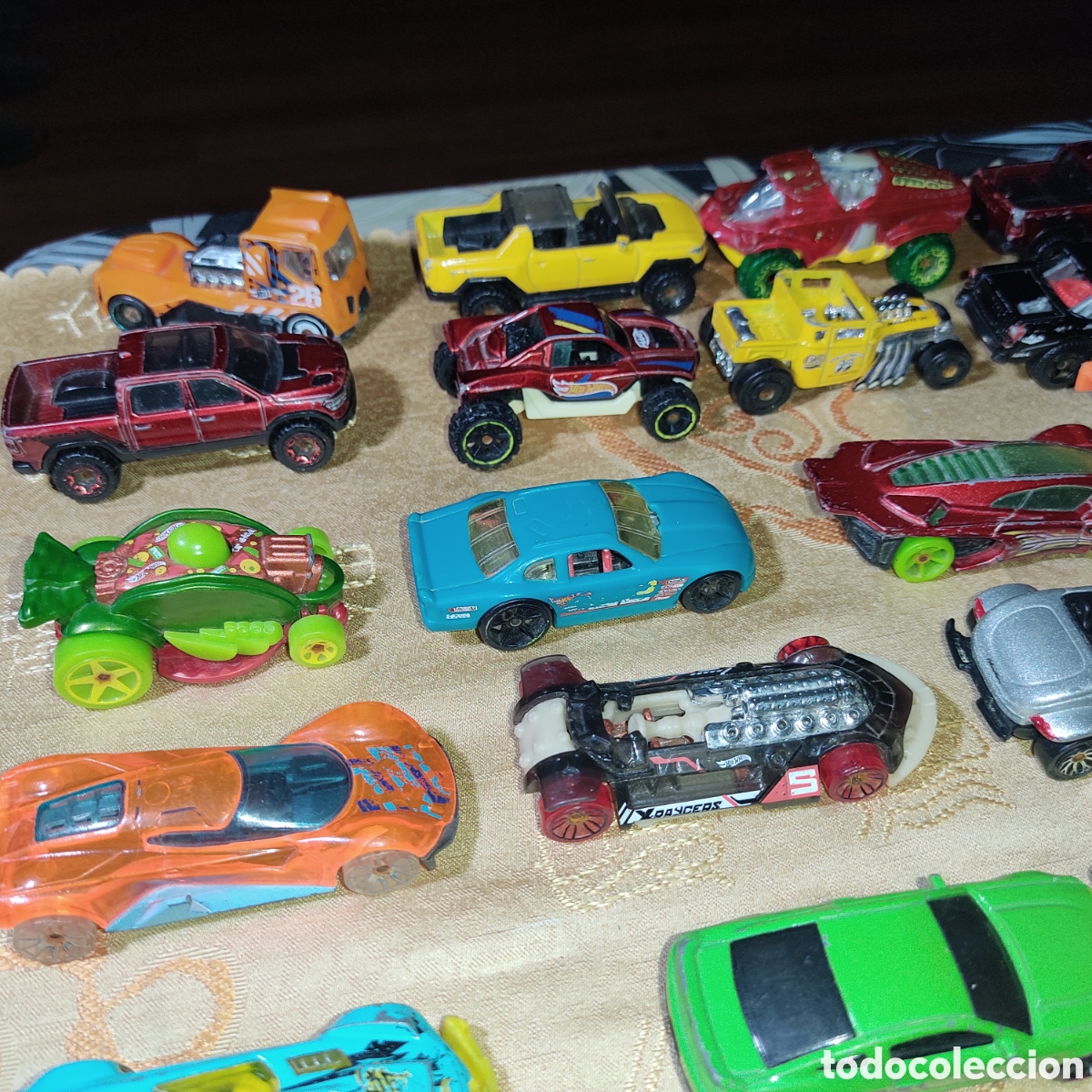 Coches a escala Hot Wheels: Lotazo de coches Hot Wheels. - Foto 3