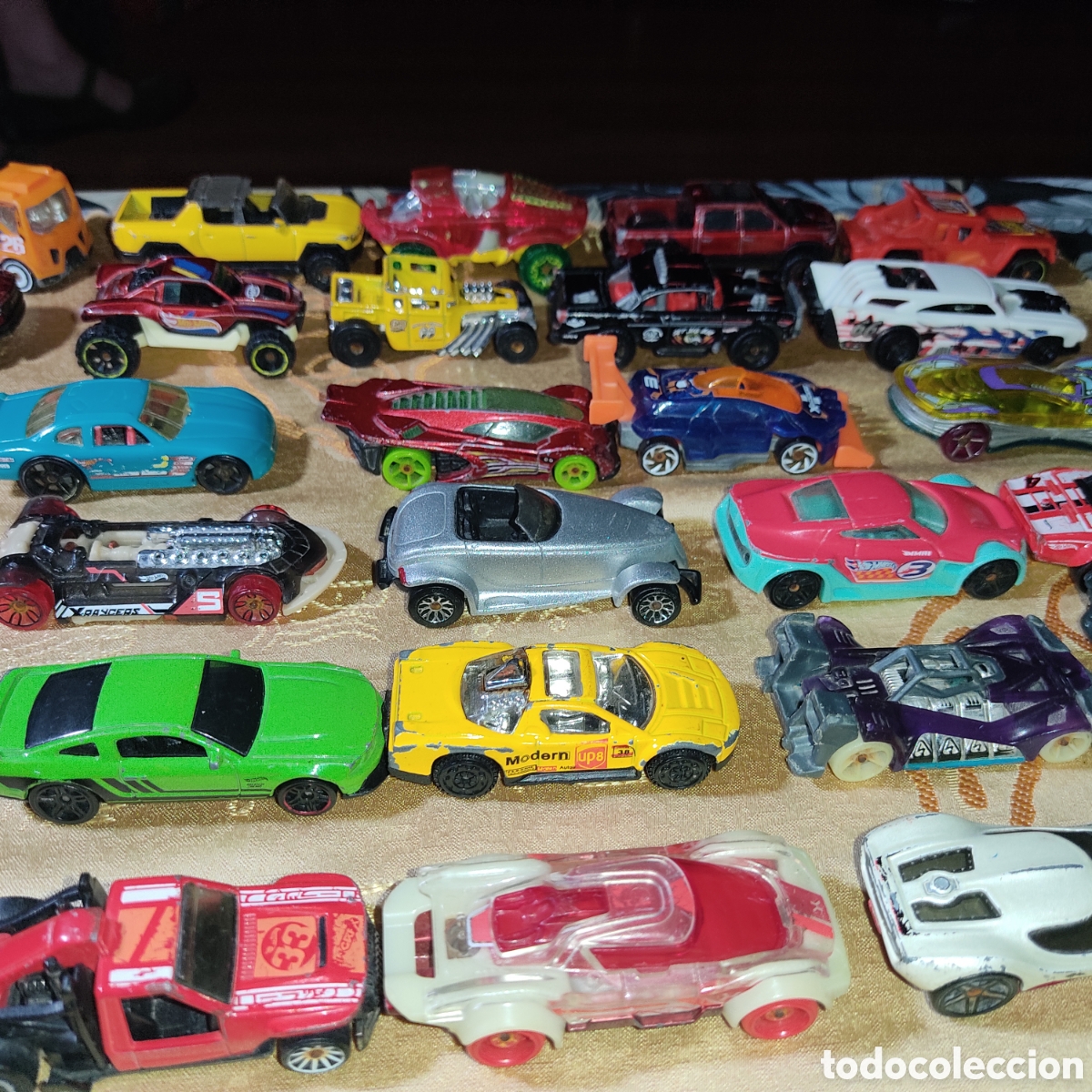 Coches a escala Hot Wheels: Lotazo de coches Hot Wheels. - Foto 6