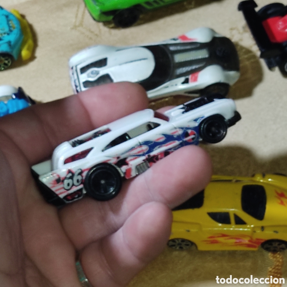 Coches a escala Hot Wheels: Lotazo de coches Hot Wheels. - Foto 26