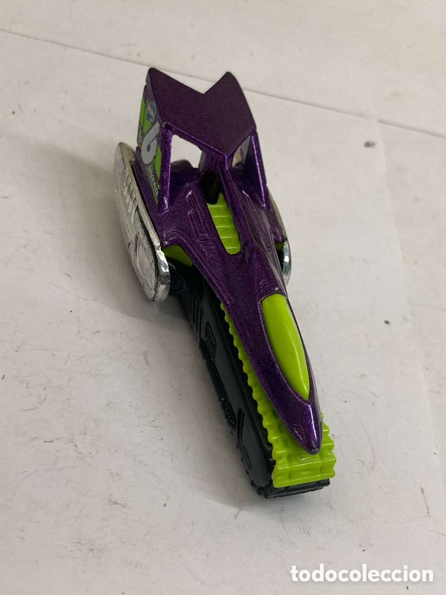Coches a escala Hot Wheels: veh&iacute;culo de juguete Hot Wheels Tread Air lanzado originalmente en 2009