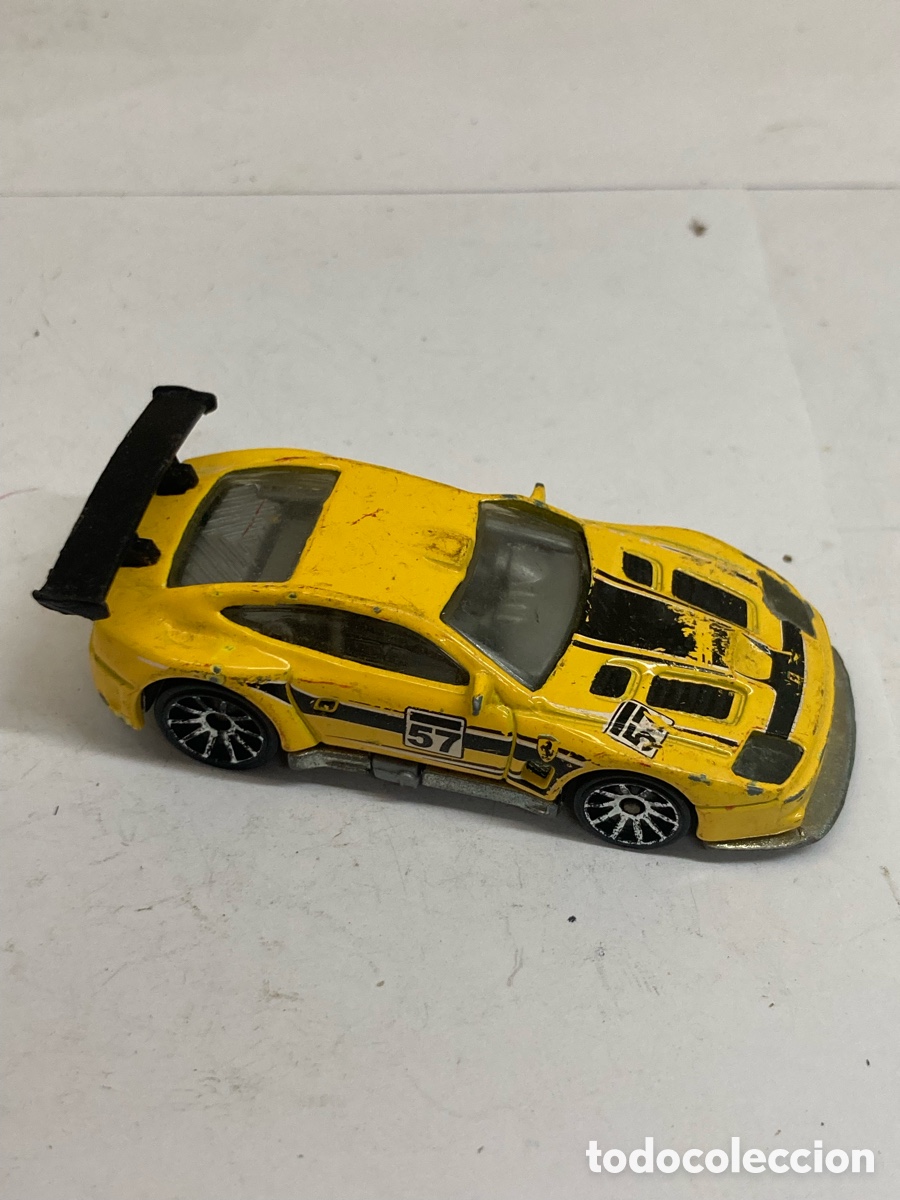 Auto in scala Hot Wheels: Coche miniatura coche de juguete es un modelo a escala del Ferrari 575 GTC lanzado por Hot Wheels