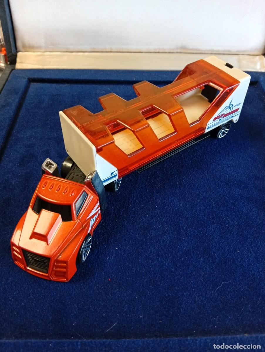 Coches a escala Hot Wheels: HOT WHEELS SPLIT DECISION CAMION TRANSPORT-MATTEL A&Ntilde;O 2008 COLECCI&Oacute;N METALICO ESCALA 1:64-HOTWHEELS-
