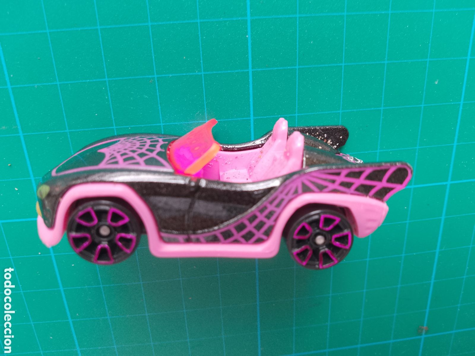 Coches a escala Hot Wheels: Hot Wheels - Monster High - Ghoul Mobile - HW Screen Time 2023 - HRY45