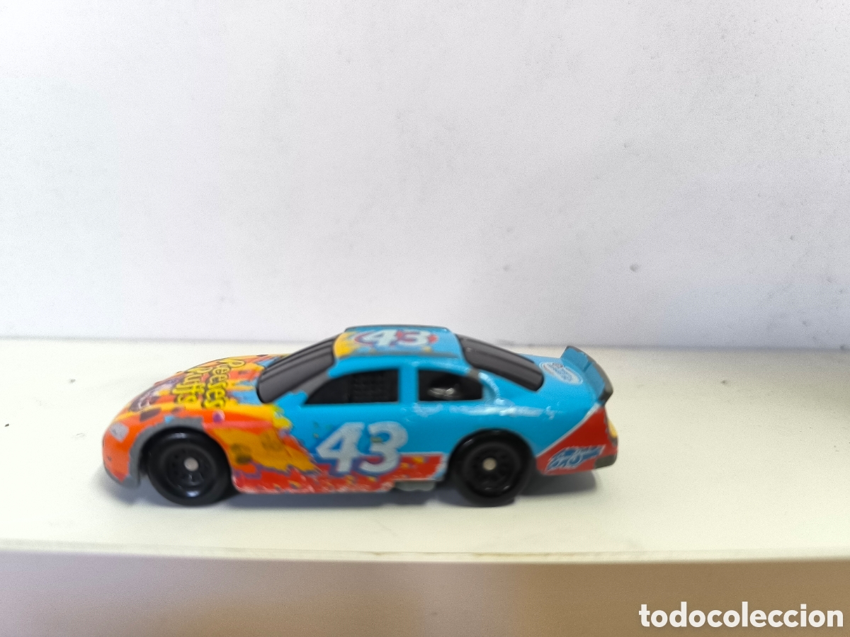 Coches a escala Hot Wheels: 2008 REESES PUFFS #43 RICHARD PETTY BLUE ORANGE 1 NASCAR RACE CAR
