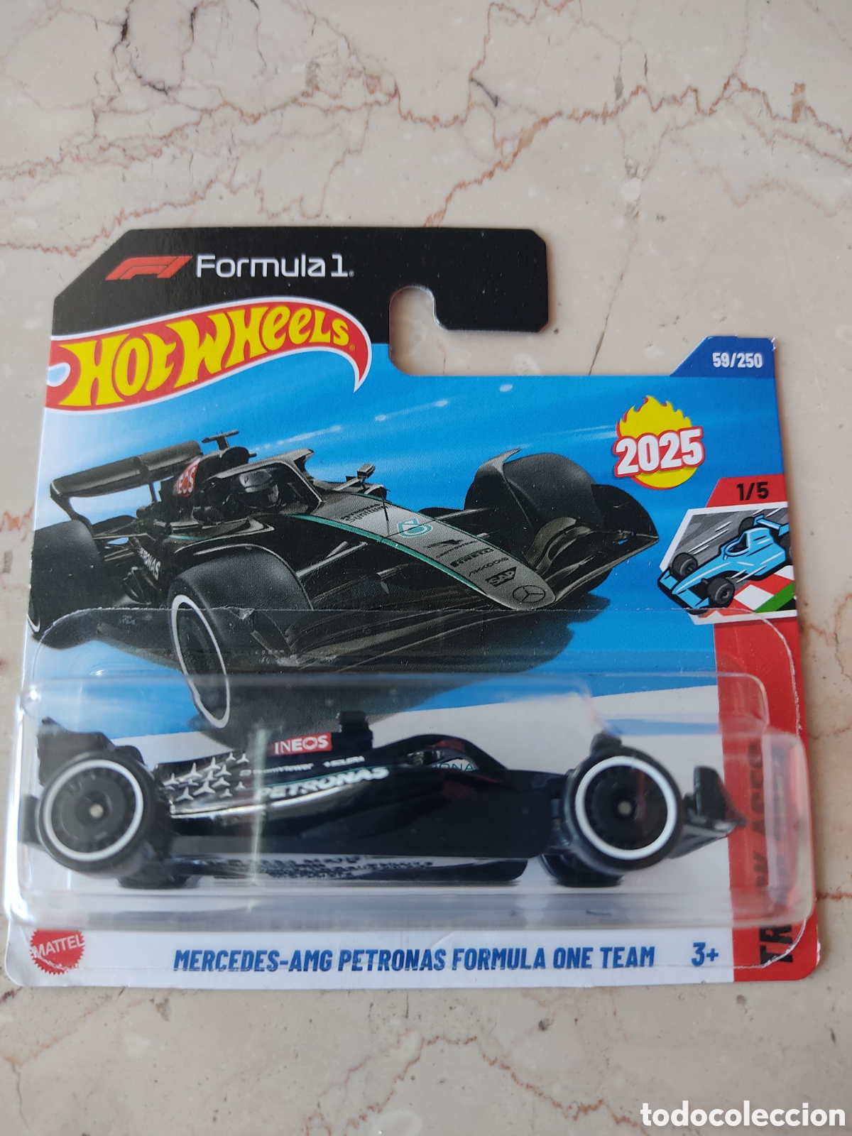Carros em escala Hot Wheels: HOT WHEELS MERCEDES-AMG PETRONAS FORMULA SI ONE TEAM