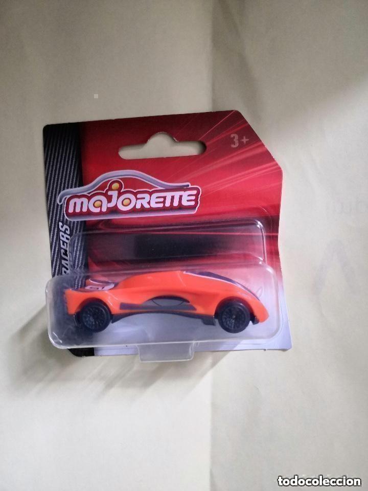 Auto in scala Hot Wheels: COCHE MAJORETTE RACERS