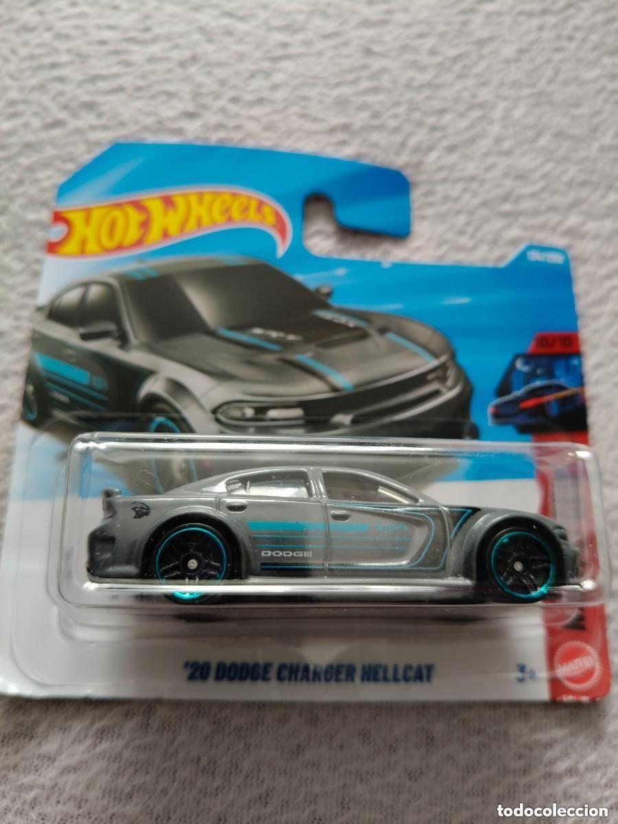 Carros em escala Hot Wheels: HOT WHEELS 2026 134/250 - &acute;20 DODGE CHARGER HELLCAT - ESCALA 1/64