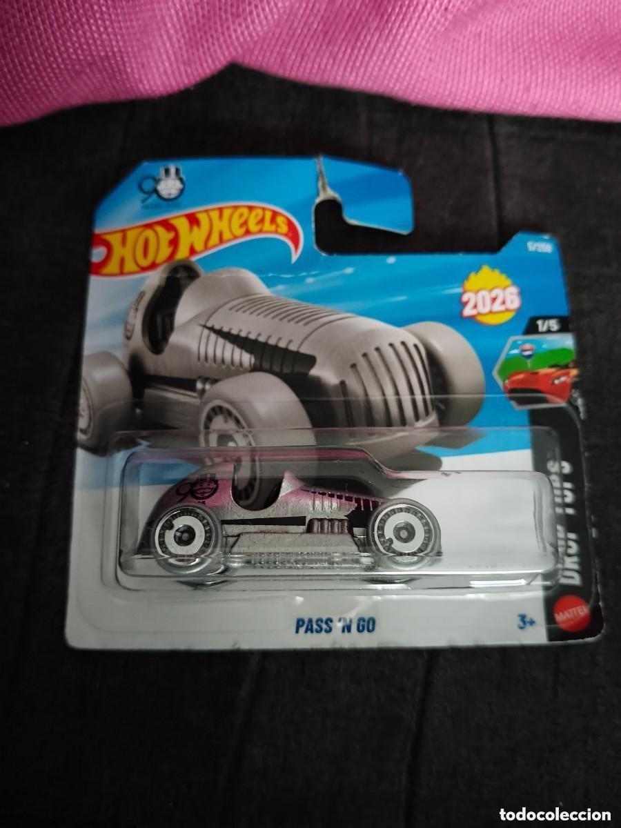 Carros em escala Hot Wheels: HOT WHEELS PASS&acute;N GO MONOPOLY CAR