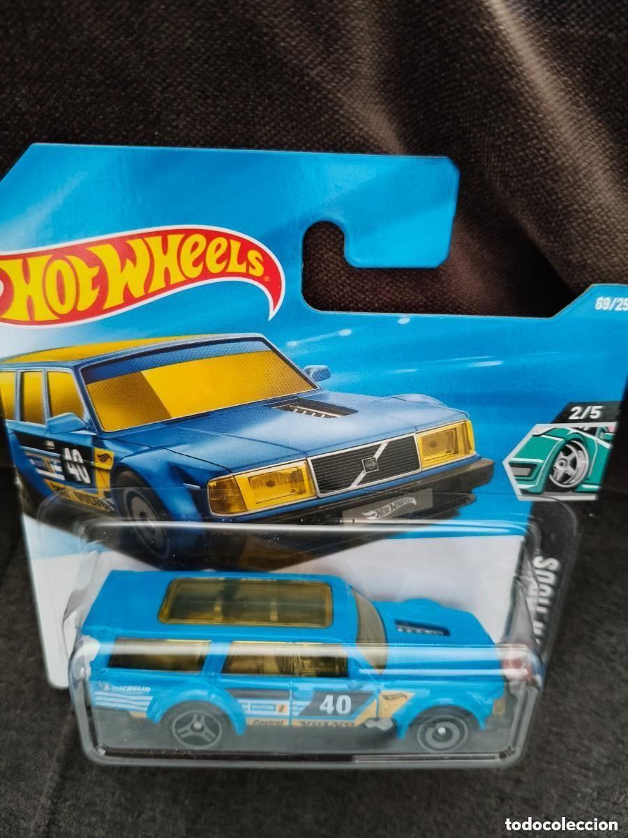Modellautos Hot Wheels: HOT WHEELS 2026 69/250 - VOLVO 240 DRIFT WAGON - NUEVO EN BLISTER - ESCALA 1/64 (maletero perros)