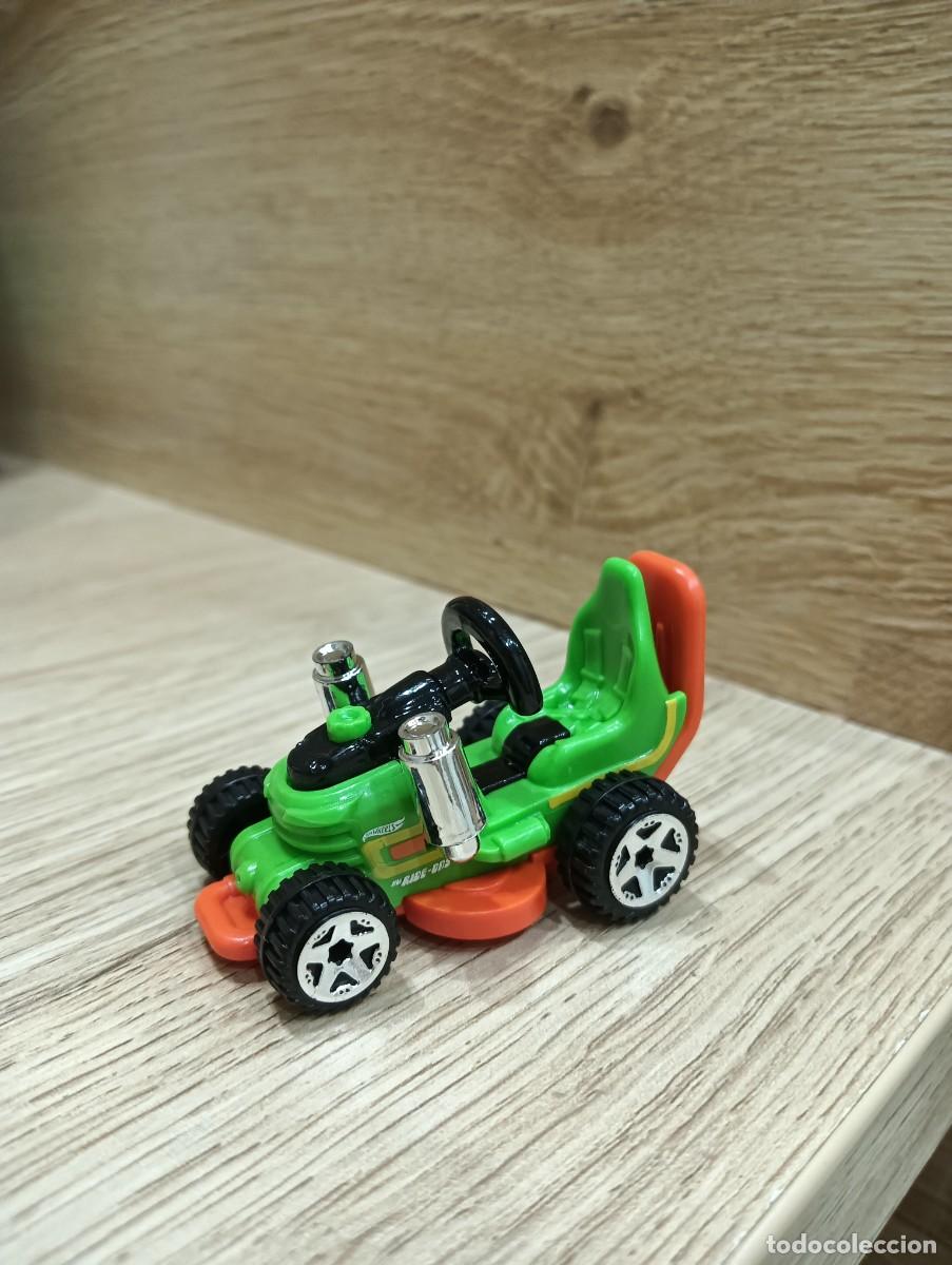 Coches a escala Hot Wheels: Hot Wheels Grass Chomper - Foto 3