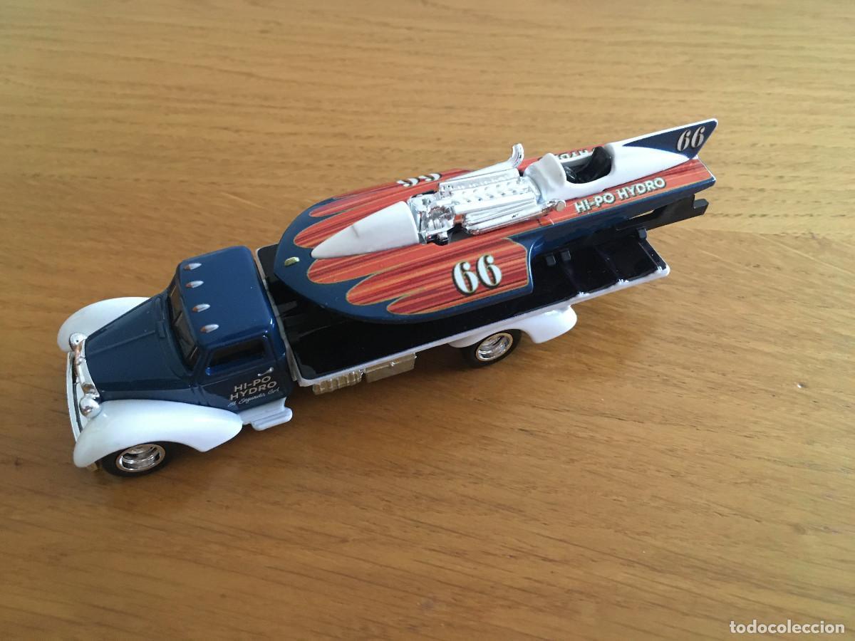 Coches a escala Hot Wheels: Camion hot wheels con lancha.