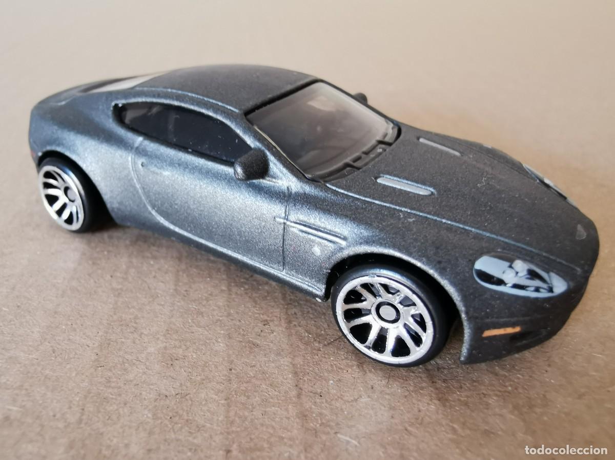 Coches a escala Hot Wheels: Aston Martin DB9 Hotweels 1/64