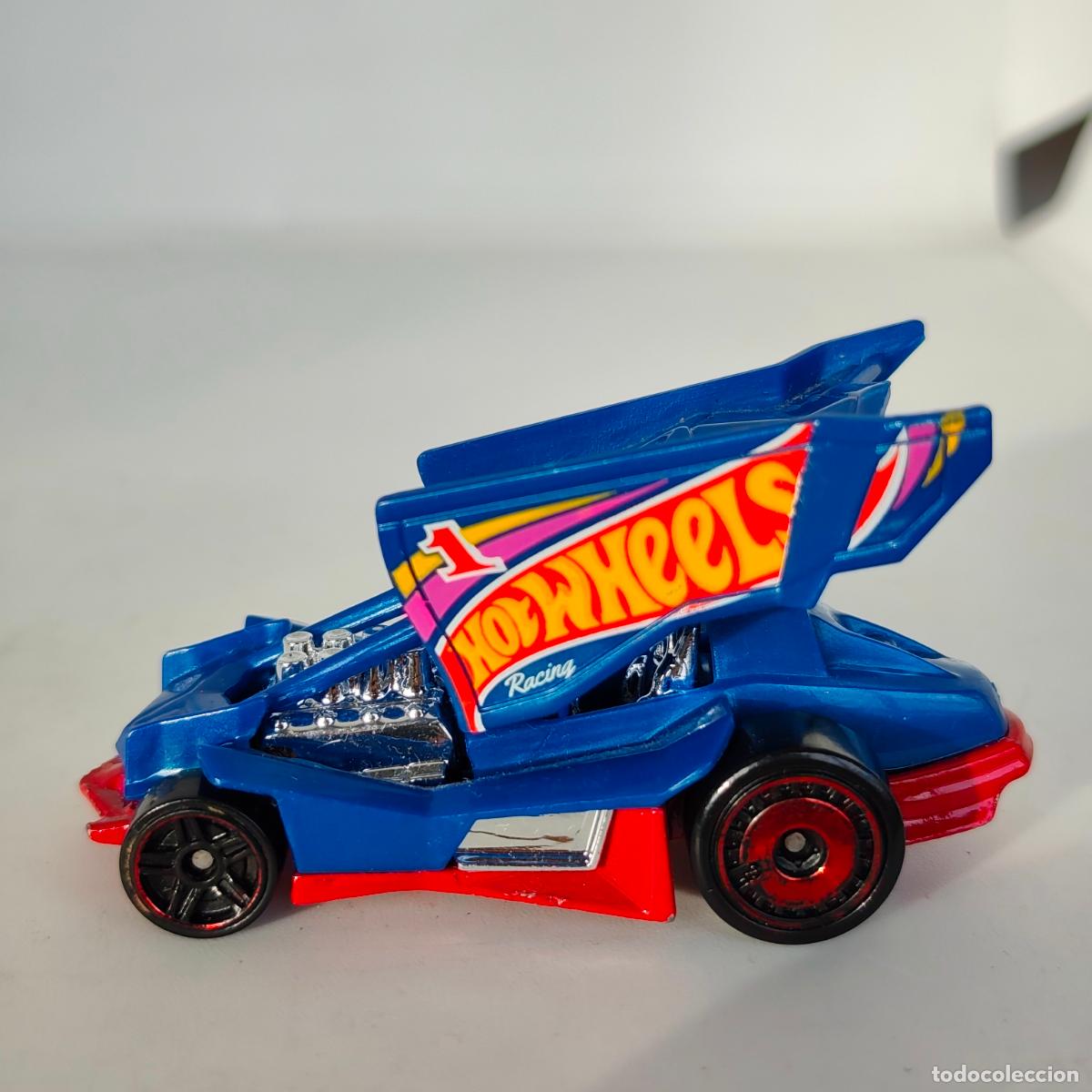 Coches a escala Hot Wheels: Hot Wheels Dirty Outlaw blau/rot HW Race Team Spielzeugauto Rennwagen Mattel Car