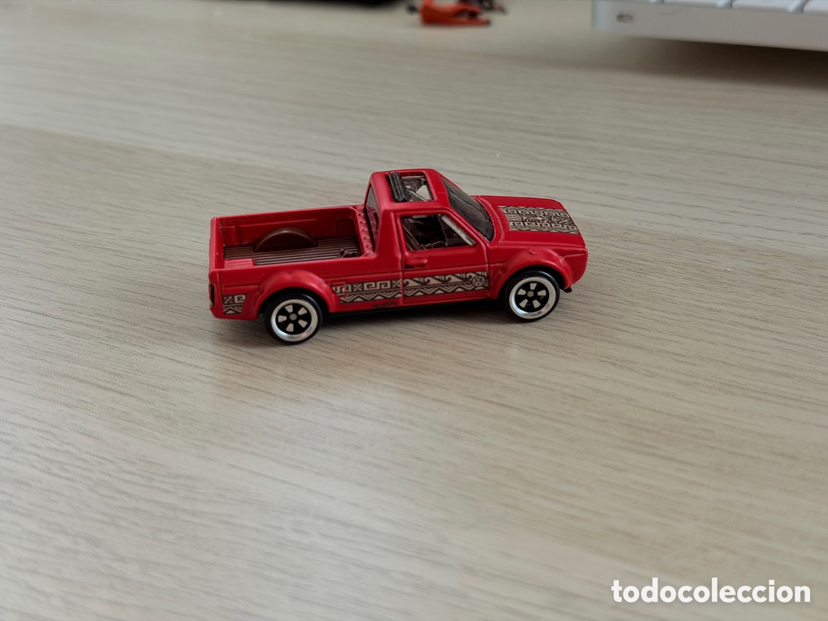 Coches a escala Hot Wheels: Hot Wheels Volkswagen Caddy roja &ndash; Surf&rsquo;s Up 3/5
