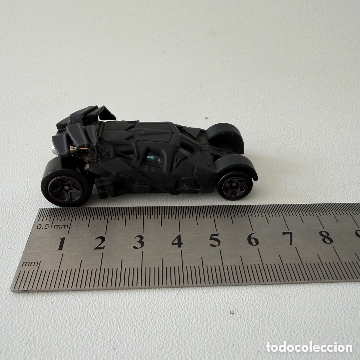 Auto in scala Hot Wheels: Coche batm&oacute;vil tumbler batman the dark knight hot wheels mattel dc comics 2005