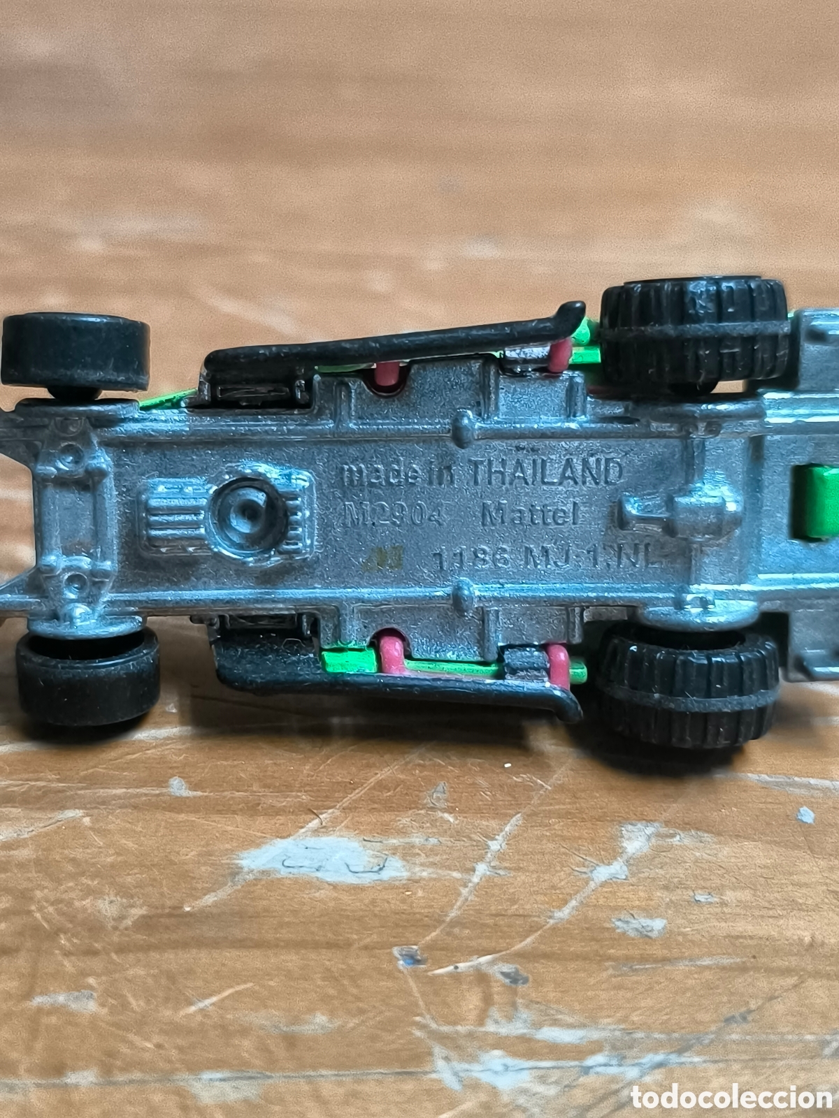 Coches a escala Hot Wheels: Hot Wheels Greased Gremlin verde - Foto 5