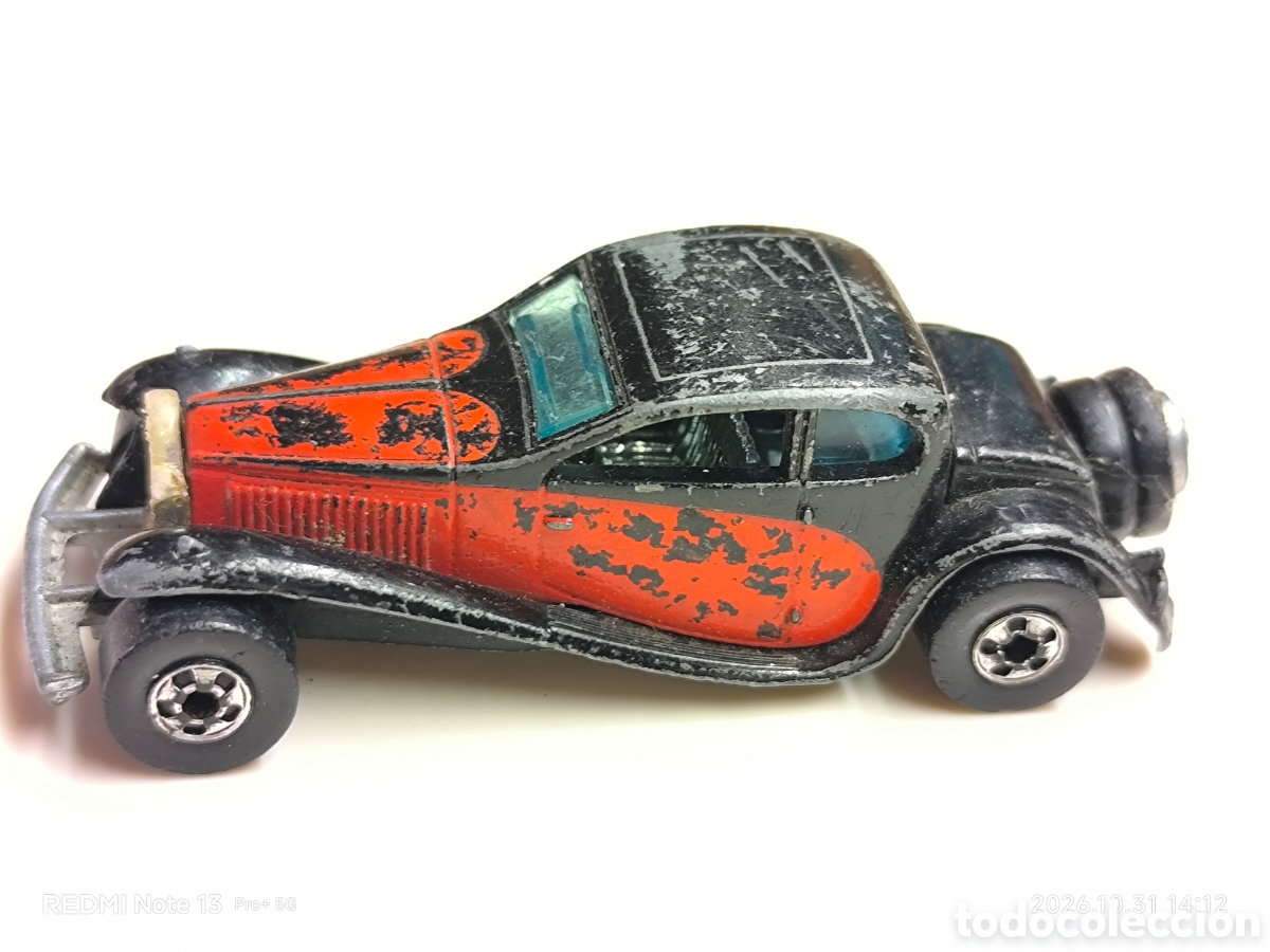 Coches a escala Hot Wheels: Vintage 1980 Black/Red &lsquo;37 Bugatti Hot Wheels Diecast Toy Car Hong Kong