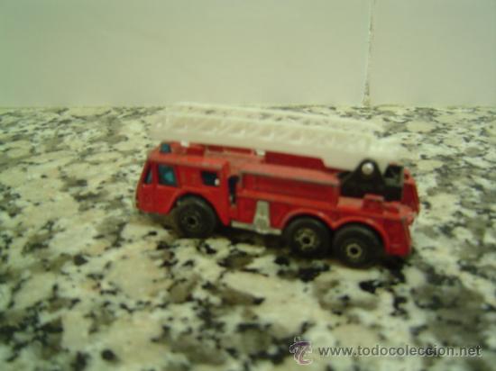 Coches a escala Matchbox: CAMION BOMBEROS  MATCHBOX 1982 - Foto 2