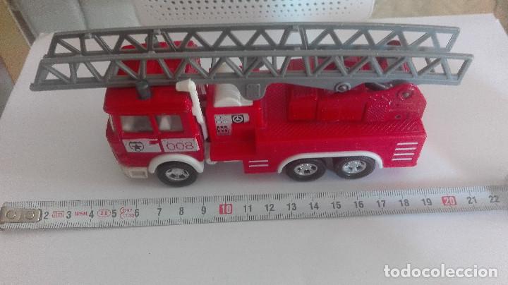 Coches a escala Matchbox: MATCHBOX SUPER KINGS CAMION BOMBEROS - Foto 1